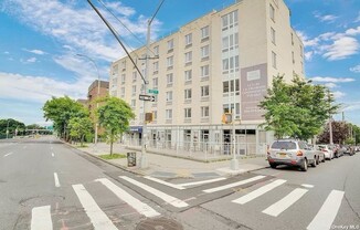 112 2 NORTHERN BLVD