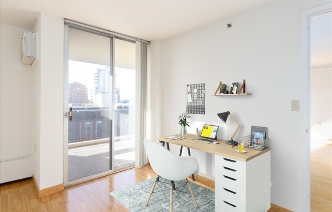 1 bed, 1.5 baths, 700 sqft, $3,400, Unit 807