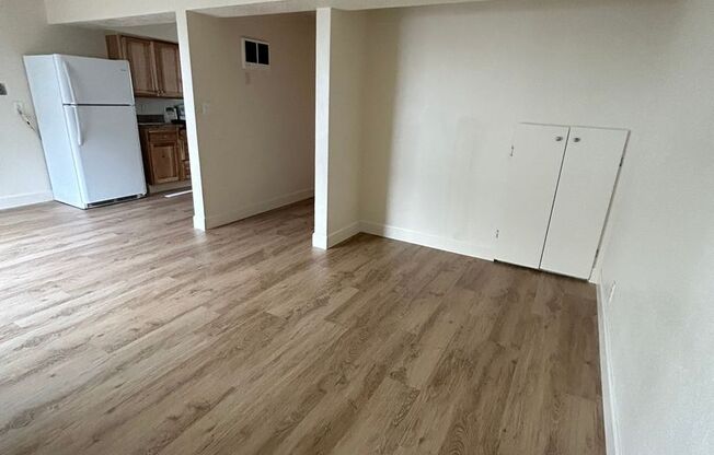 2 beds, 1 bath, 900 sqft, $1,350, Unit 26