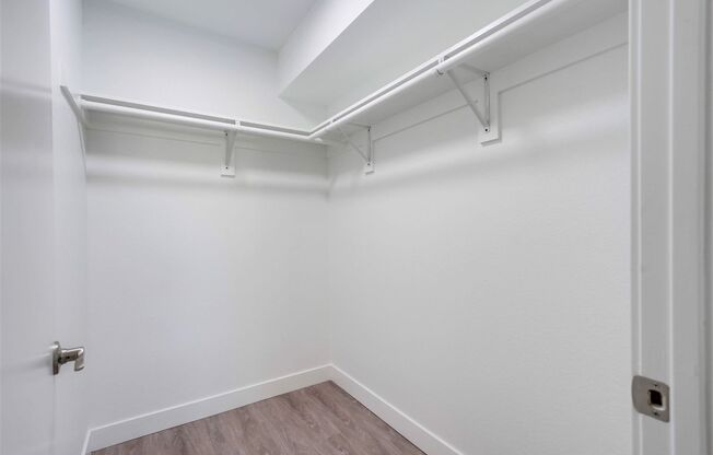 3 beds, 2.5 baths, 1,222 sqft, $3,295, Unit 34