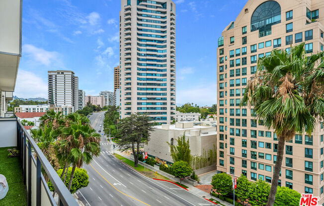 2 beds, 2 baths, 1,352 sqft, $5,100, Unit 1014