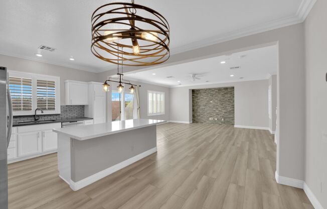 Upgraded 3 Bedrooms, 2.5 Bathrooms home in a quiet community!! Must See!!