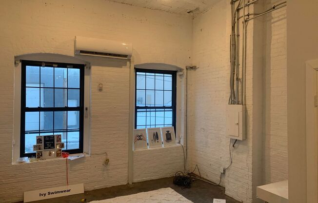 Studio, , 1,275 sqft, $1,300, Unit Unit 1