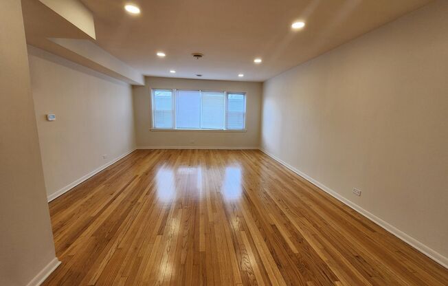 2 beds, 1.5 baths, 900 sqft, $2,595, Unit 404