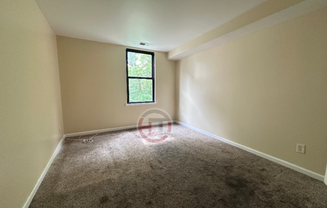 2000 MAPES AVE