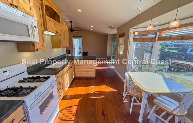 2 beds, 1.5 baths, $2,600