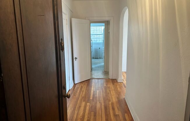 2 beds, 2 baths, 1,303 sqft, $2,165, Unit New King Edward  502