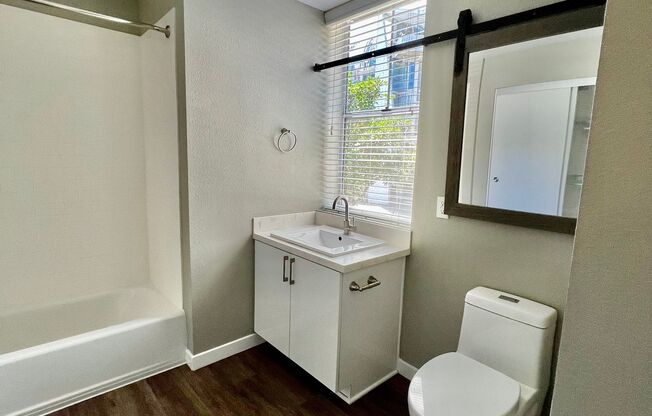 Studio, 1 bath, 325 sqft, $1,775, Unit 435-201