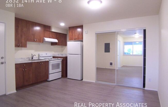 2832 14 AVE W