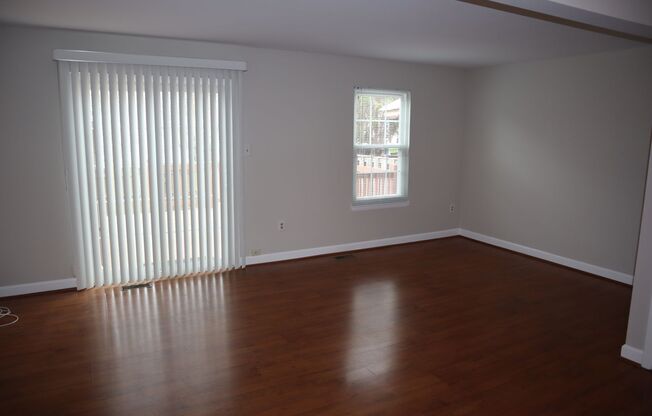 Spacious Townhome in Gaithersburg