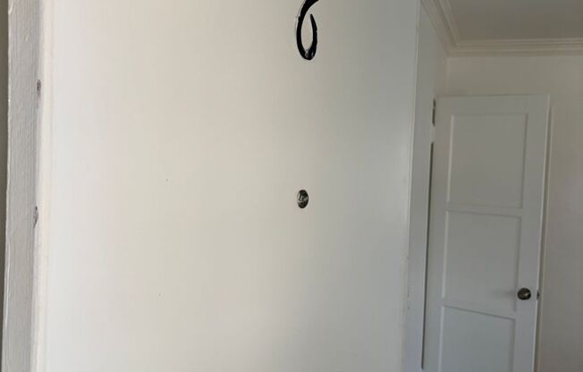 2 beds, 1 bath, $1,950, Unit 5940-6
