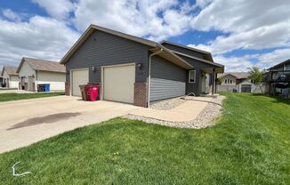 3 Bed/2 Bath Apartment in Sioux Falls!
