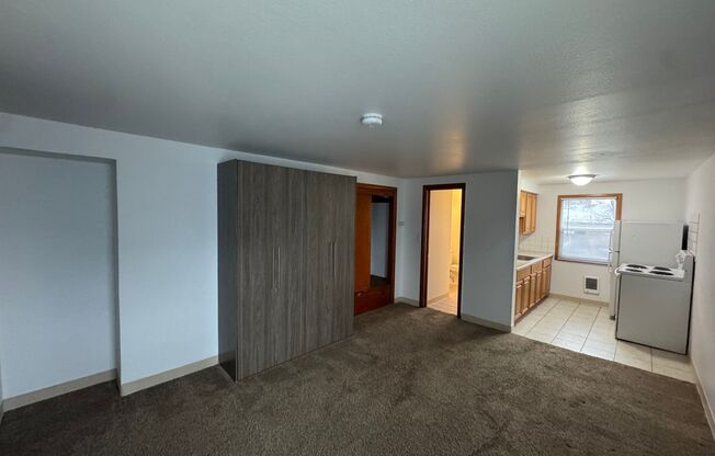 Studio, 1 bath, 600 sqft, $795, Unit 3