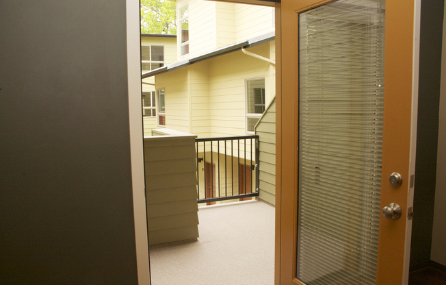 3 beds, 2.5 baths, 1,183 sqft, $2,925, Unit 21