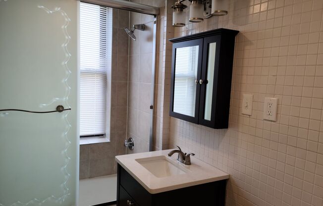 2 beds, 1 bath, $3,900, Unit #74