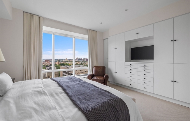 4 beds, 3.5 baths, 3,246 sqft, $35,000, Unit 19E