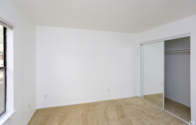 2 beds, 1 bath, 825 sqft, $1,695, Unit 0210