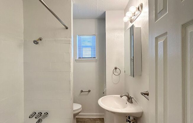 2 beds, 1 bath, $950, Unit SC541