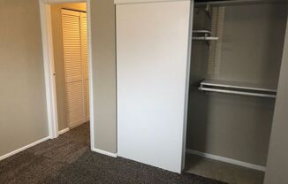 2 beds, 1 bath, 700 sqft, $800, Unit 2212 A