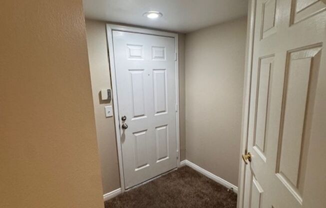 A Fabulous 2 Bedroom, 2 Bathroom Condo in Henderson.