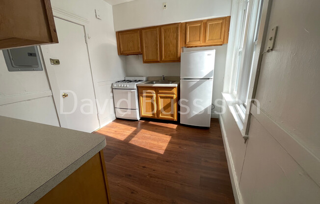 127 Sutherland Rd Apt L