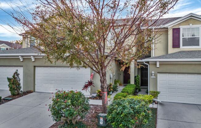 Gorgeous Furnished Townhome 3br/2.5ba/2car garage in Gated Community of Whittington Court!