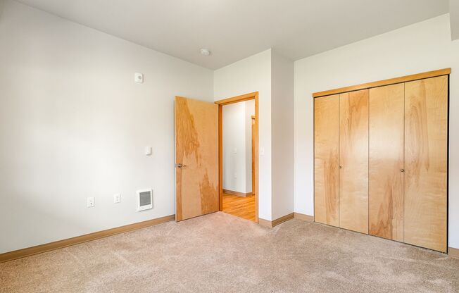 2 beds, 2 baths, 998 sqft, $2,100, Unit A102