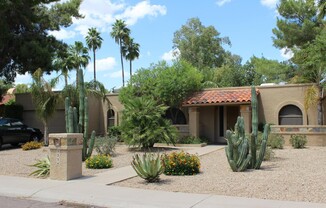 GORGEOUS 3 BEDROOM, 2 BATHROOM HOME WITH PEBBLE TECH POOL IN COVETED SCOTTSDALE LOCATION!