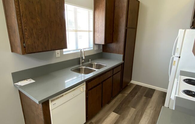 2 beds, 1 bath, 800 sqft, $2,295, Unit 11