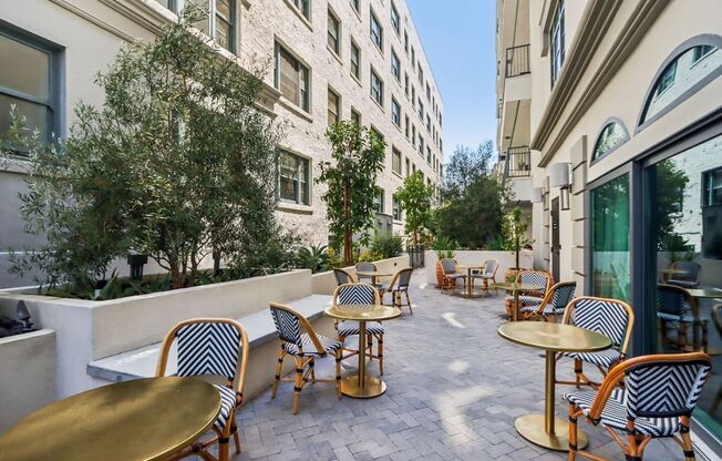 Studio, 1 bath, 675 sqft, $2,400, Unit 611