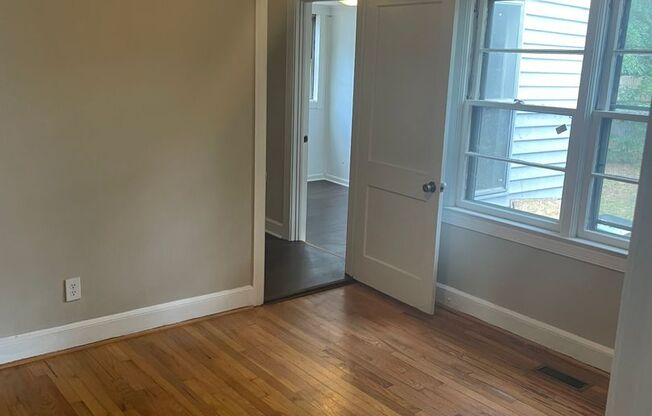 3 beds, 1 bath, $1,200