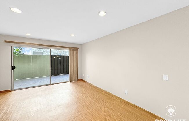 Spacious 2B 2BA Condo with AC and Large Patio!