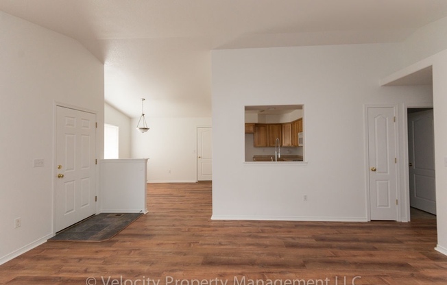 Charming Single Level Redmond Home!