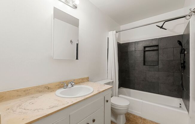 1 bed, 1 bath, $2,100, Unit 10271 B