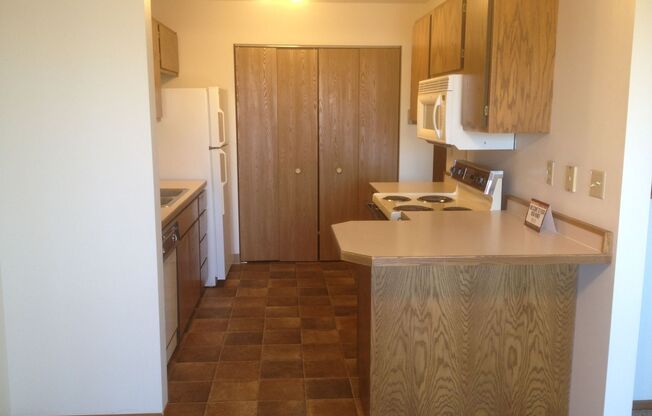 2 beds, 2 baths, 1,165 sqft, $1,150, Unit 201