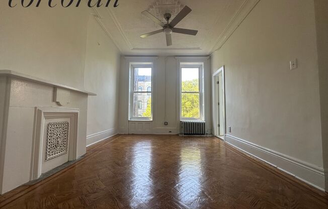 489 PUTNAM AVE