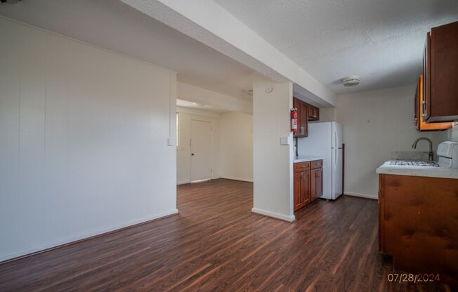 3 beds, 1 bath, $2,750