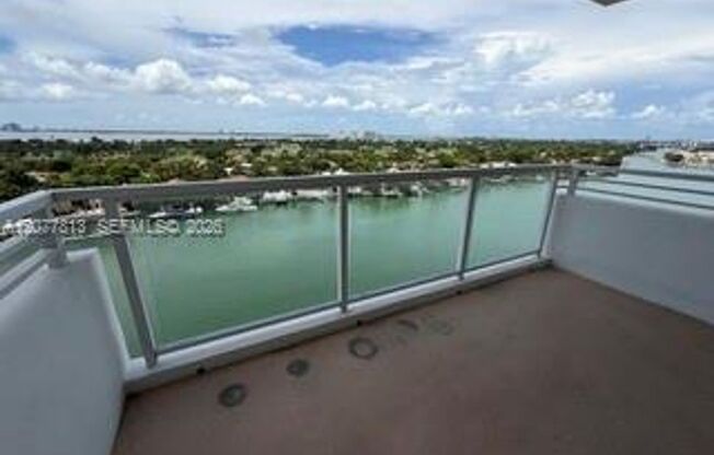 2 beds, 2 baths, $4,500, Unit # 15 J