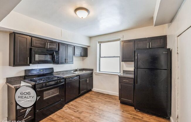 Vintage Hyde Park Apts!