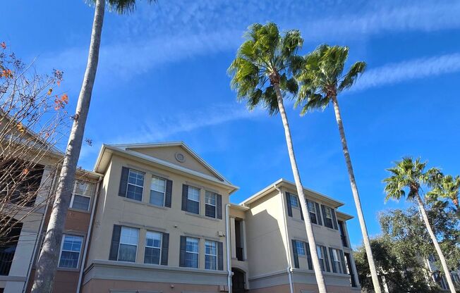 READY TO MOVE IN 2 BEDROOM 2 BATH CONDO IN WINDERMERE