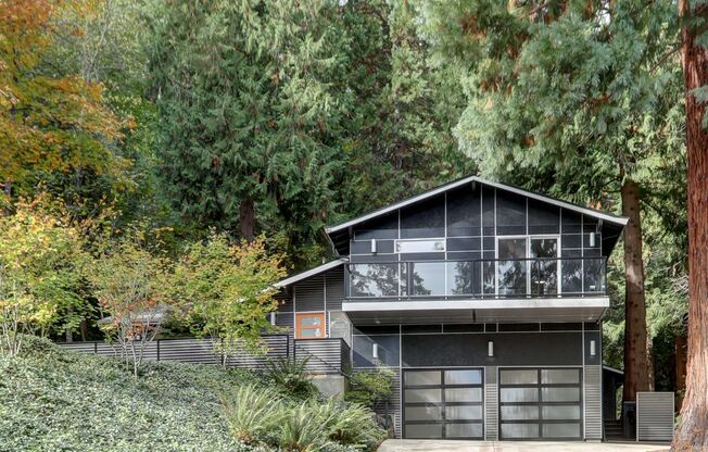 3bd, 2.5ba Private Oasis in the Heart of Bellevue Available Now!