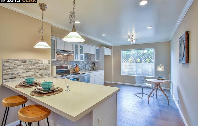 Gorgeous, Massive, 1BR/1BA, Fully Updated, 1000sqft+, A+++ Location, Parking Included
