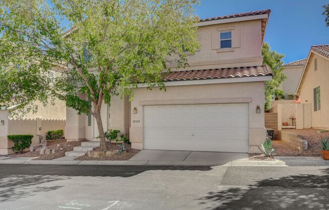 Spacious 3-bedroom with huge loft, 2.5-bath home located in the gated Stonecliff community