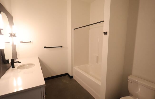 1 bed, 1 bath, 1,386 sqft, $2,600, Unit 401