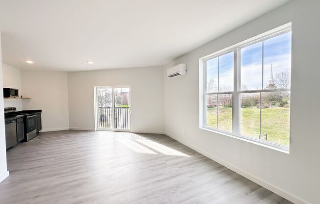 1 bed, 1 bath, 743 sqft, $1,295, Unit 315