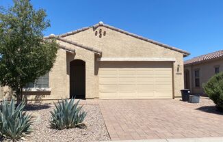 Spacious home in Maricopa!!