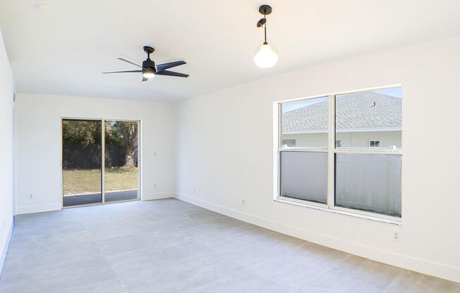 Updated Duplex Two beds+den, two baths in Cape coral