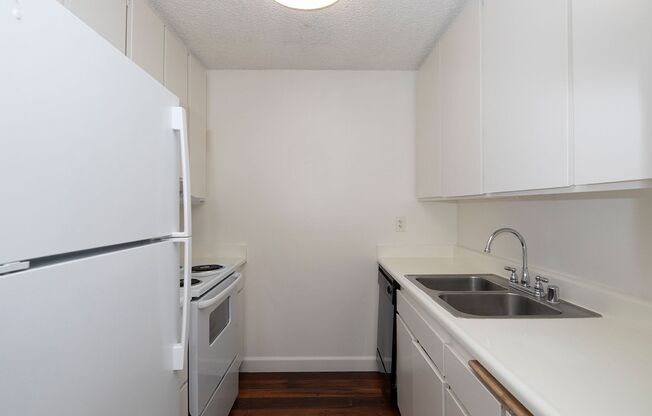 1 bed, 1 bath, 690 sqft, $2,175, Unit 009