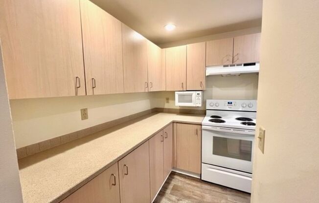 2 beds, 2 baths, 990 sqft, $2,595, Unit A 107