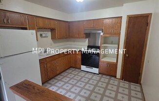 6600 N 77 ST